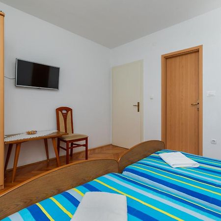Apartments With A Parking Space Omis - 2745 Room photo