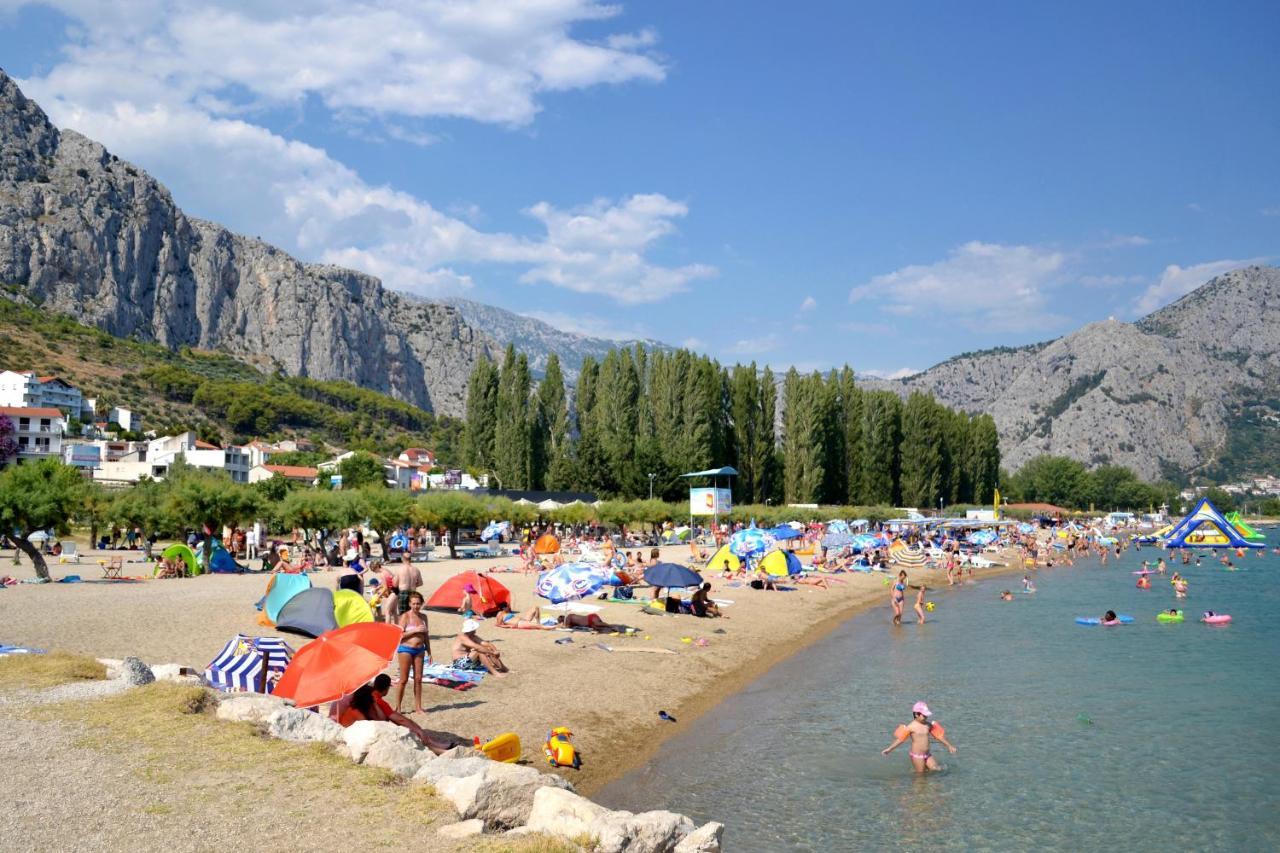 Apartments With A Parking Space Omis - 2745 Exterior photo