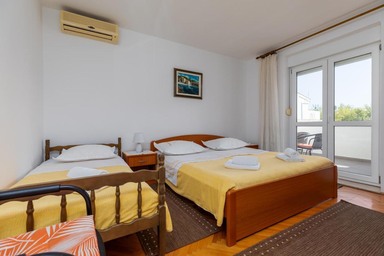 Apartments With A Parking Space Omis - 2745 Exterior photo