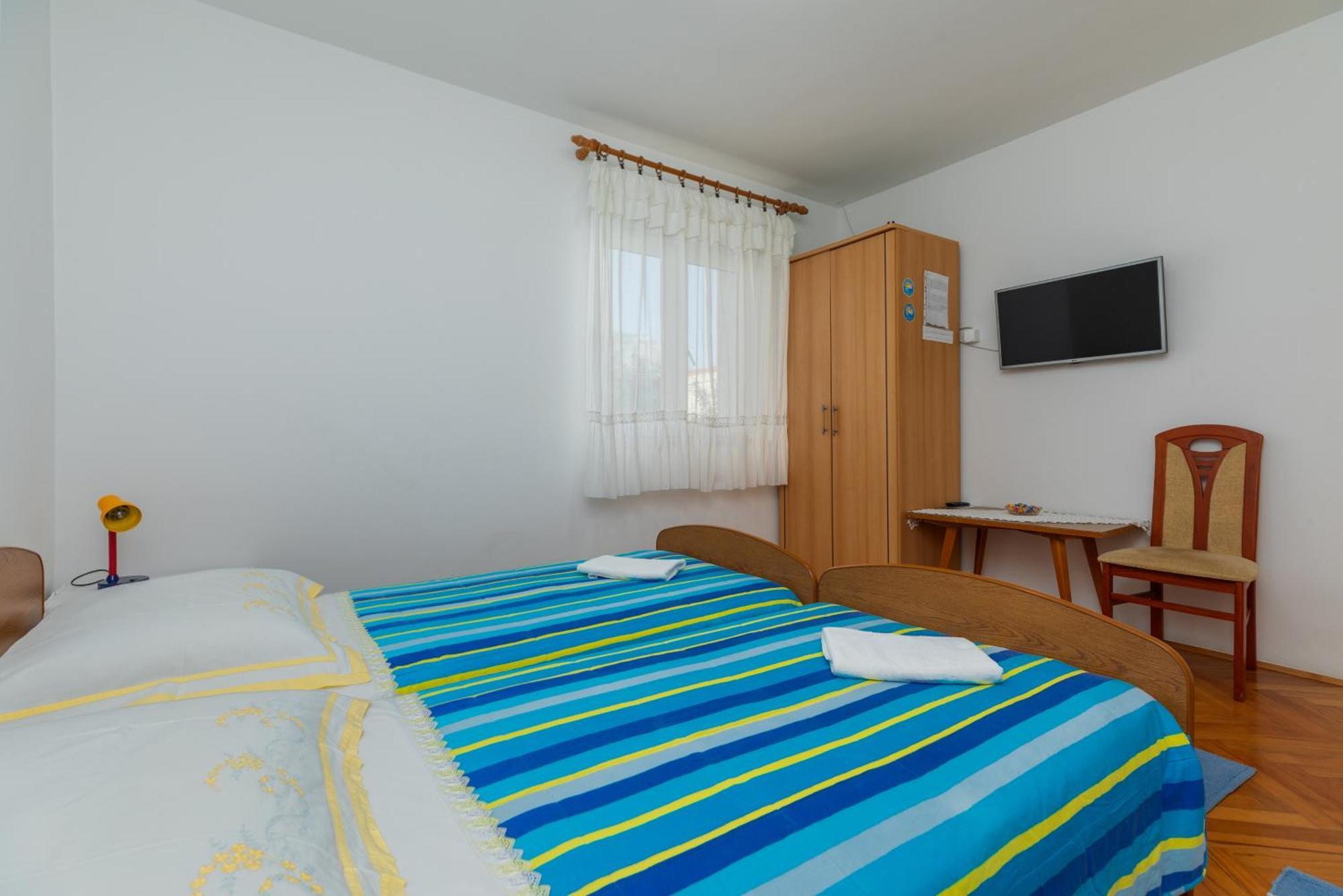 Apartments With A Parking Space Omis - 2745 Room photo